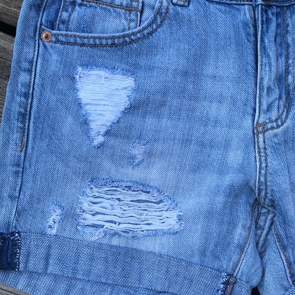 Garage Distressed Girlfriend Short - Picture 2 of 7